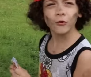 Essa criança pegou tudo do bolso dele para fazer justiça part2