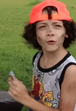 Essa criança pegou tudo do bolso dele para fazer justiça part2