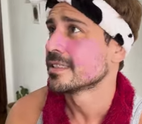 Jardineiro se passou por amiga para sair com sua patroa part2