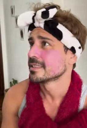 Jardineiro se passou por amiga para sair com sua patroa part2