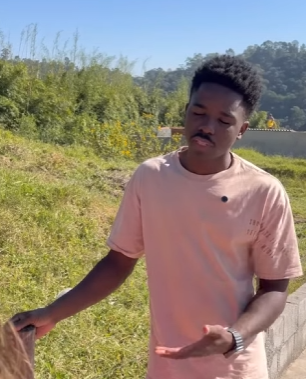 Com tempo entendi que nem todo mundo se chama amigo nem todo mundo comemora suas conquistas part2M