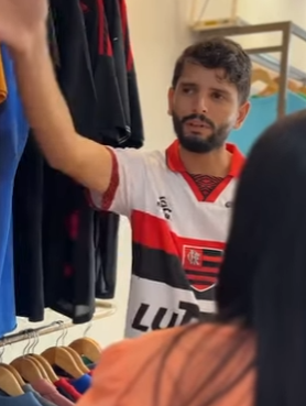 Vendedor de loja foi confundido passou apuros part2