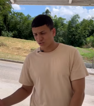 Ela usou dinheiro do seu negócio para ajudar dar às pessoas sem pensar em si mesmo part2