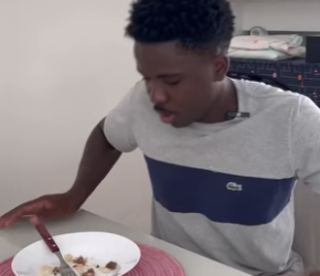 Está camponesa guardava chave debaixo de um vaso, olha que vizinha fazia com ela