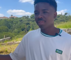 vizinho riu dele pelas condições em que vivia,sem pensar que hoje você está de pé amanhã part2