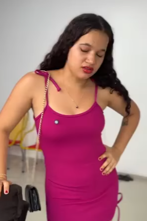 Enquanto marido dormia, ela saia para se divertir part2