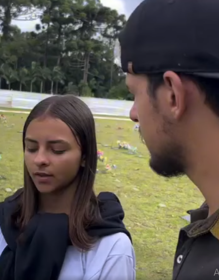 Filha ia todos os dias no túmulo da mãe, motivo vai te surpreender part2