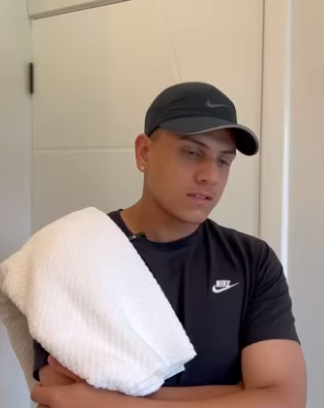 Minha irmã não me deixa usar banheiro porque eu não lavo part2