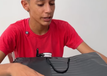 Pai fez hora extra para comprar presente filha na aceitou porque era usado part2