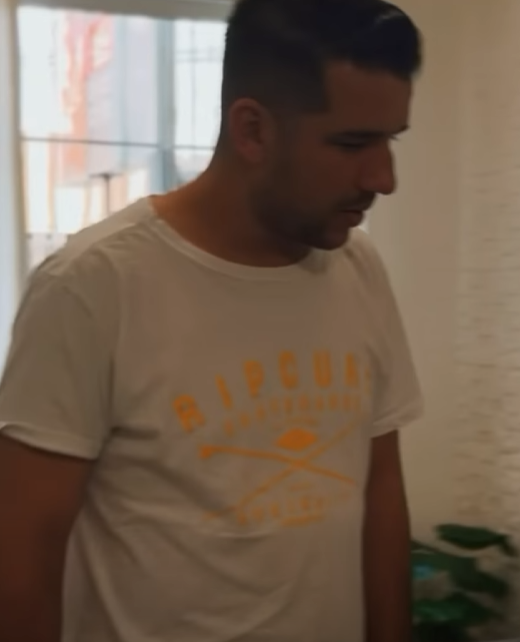 Menina agia assim com padrasto, mãe descobre motivo part2