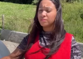 Foi quando vi você rindo com pessoas que você criticou, que entendi quem você era part2