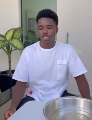 Ela trouxe almoço para sua vizinha, mas ela não percebeu part2