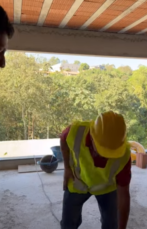 Milionário fingiu ser pedreiro para testar namorada do filho part2