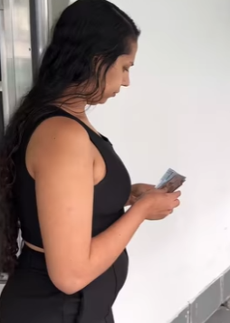 Pela sua honestidade ela ganhou uma grande recompensa part2