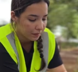 Ele apresentou seu curri culo escrito ma porque na tinha dinheiro para imprimi lo part2