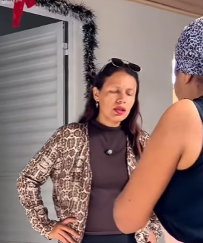 Pediu para funcionária jogar fora o celular e depois se arrependeu part2