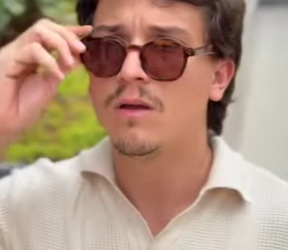 Ele colocou os óculos, e viu coisas que não imaginava