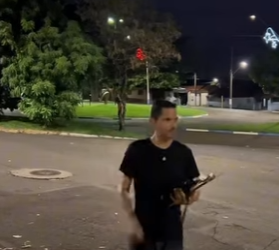 Funcionária fica até tarde na casa dos patrões part2