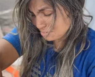 Cabeleireira tratava dessa forma pessoas humildes na rua e a vida lhe retribuiu dessa forma! part2