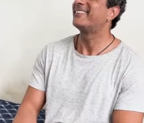 Ela achou que nunca seria descoberta… até ela se deparar com eles dois juntos! part2