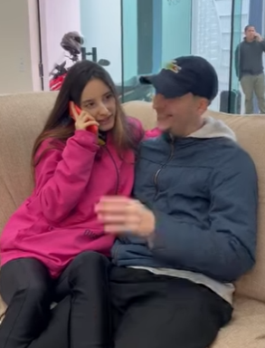 Chegou dos EUA e encontrou a sua esposa com outro part2