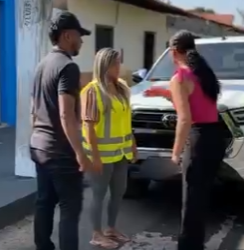 Milionário testa namorada dando um carro de presente part2