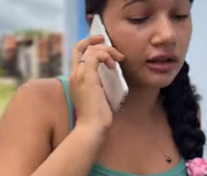 Ele chegou sem avisar do exterior para ver o fruto do seu trabalho e encontra isso part2