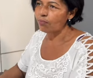 A faxina na casa da mãe da patroa !