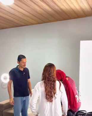 Tim descobre o jeito que a funcionária foi recebida