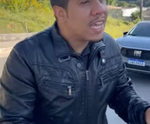 D0004005 Sua irmã não concorda que ela dê seu salário para o namorado