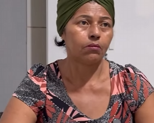 D1200004 Ela cobra a aluguel da própria mãe