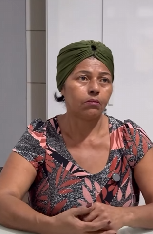 D1200004 Ela cobra a aluguel da própria mãe