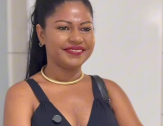 D1200008 Ela ganhou um presente inesperado part2