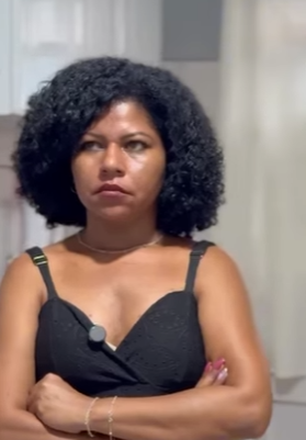 D1200003 Filha folgada recebe lição part2