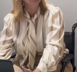 D2000003 Milionária testa seus funcionários e dá lhes uma grande recompensa part2