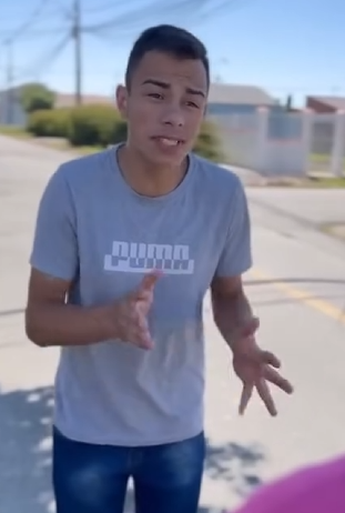 D0700001 Ela não respeita mãe, saiu da