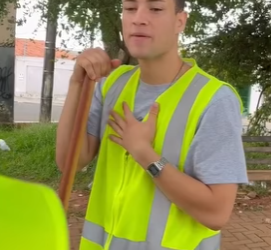 Está jovem não queria que mãe comesse comida que ela comprava isso acontece part2