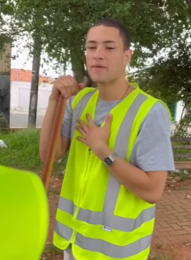 Está jovem não queria que mãe comesse comida que ela comprava isso acontece part2