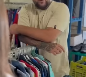 D0700004 vendedora se recusa vender uma roupa porque pobre assim seu chefe reagiu part2