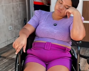 D1800010 Concorda com a atitude dela?