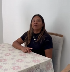 D0400012 Deixa sua mulher andando a pé e monta uma desconhecida