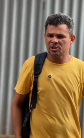 D1700011 Ela teve que ir a escola do entead0 part2