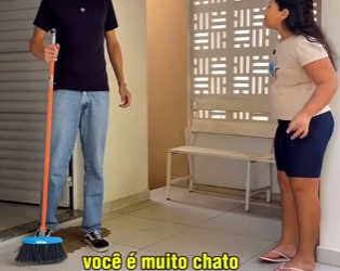 D1300004 O pai já está cansado das coisas que acontecem na casa part2