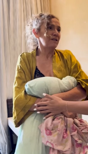 D2000002 Ela colocou a mãe pra dormir no chão mas recebeu uma grande lição part2