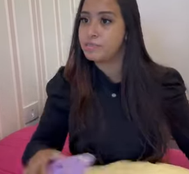 D0400006 Eles visitam a sogra e precisam dar algo para ela em troca part2