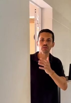 D1300004 Patroa joga salário da funcionária tudo no chão part2