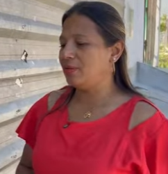 D0400001 Sua pobre mãe tinha um negócio e sua filha comia as sopas que vendia