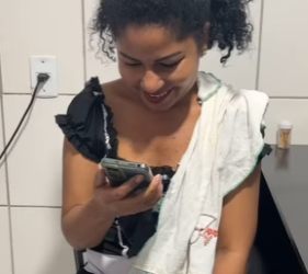 D1700012 Patroa da surpresa para funcionária part2