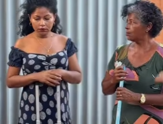 D1700004 Ela voltou pra casa e olha reação da irmã part2