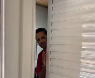 D1300004 A filha rasgou todo o presente e a mãe apoiou em vez de corrigir a filha part2